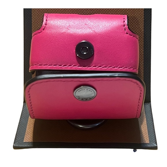 AirPod Pro Case - Bold Pink - Picture 3 of 4